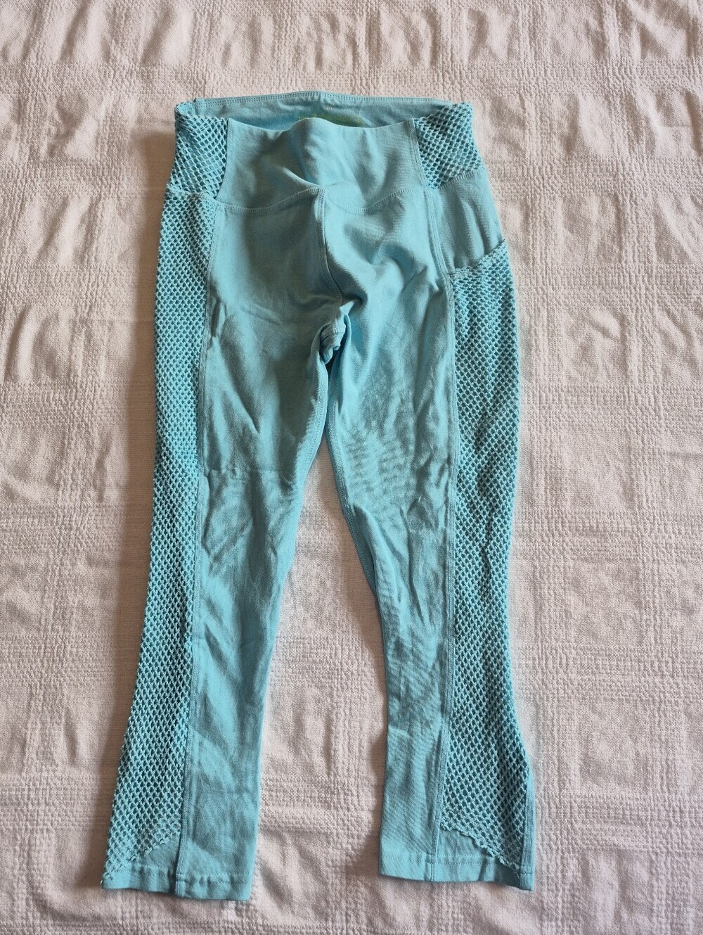 Earth Yoga Medium fit smaller turquoise cropped mesh insert leggjngs VGUC